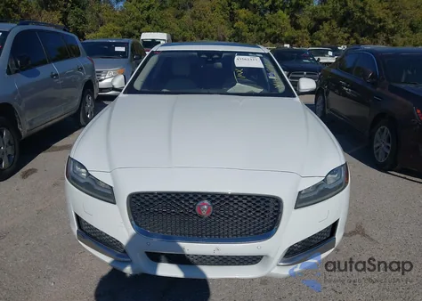 2016 Jaguar Xf 35T Prestige z USA, uszkodzony, nr VIN SAJBE4BV8GCY14224